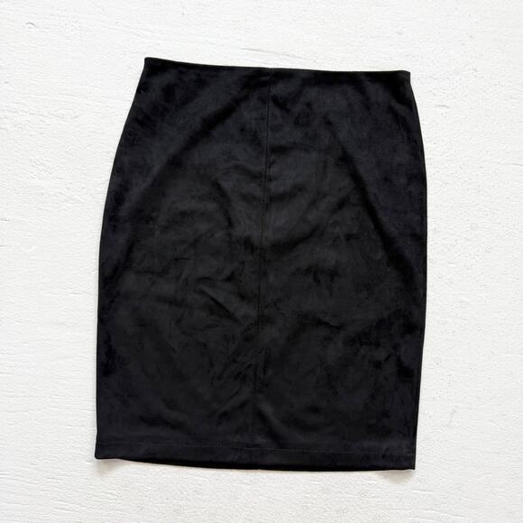 Cupcakes And Cashmere Black Faux Suede Pencil Skirt, Size 4 - Picture 1 of 5